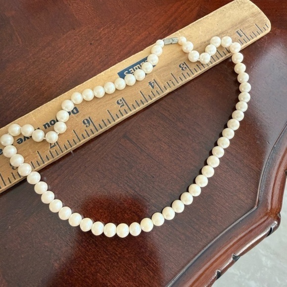 Vintage Jewelry - Vintage Faux Pearl Necklace